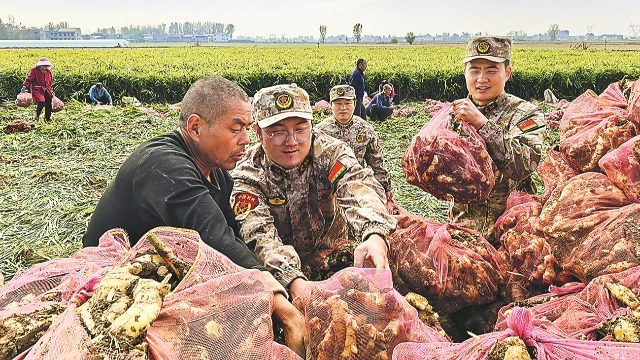 河南漯河召陵區(qū)人武部結(jié)對(duì)幫扶記事:接茬種好幫扶